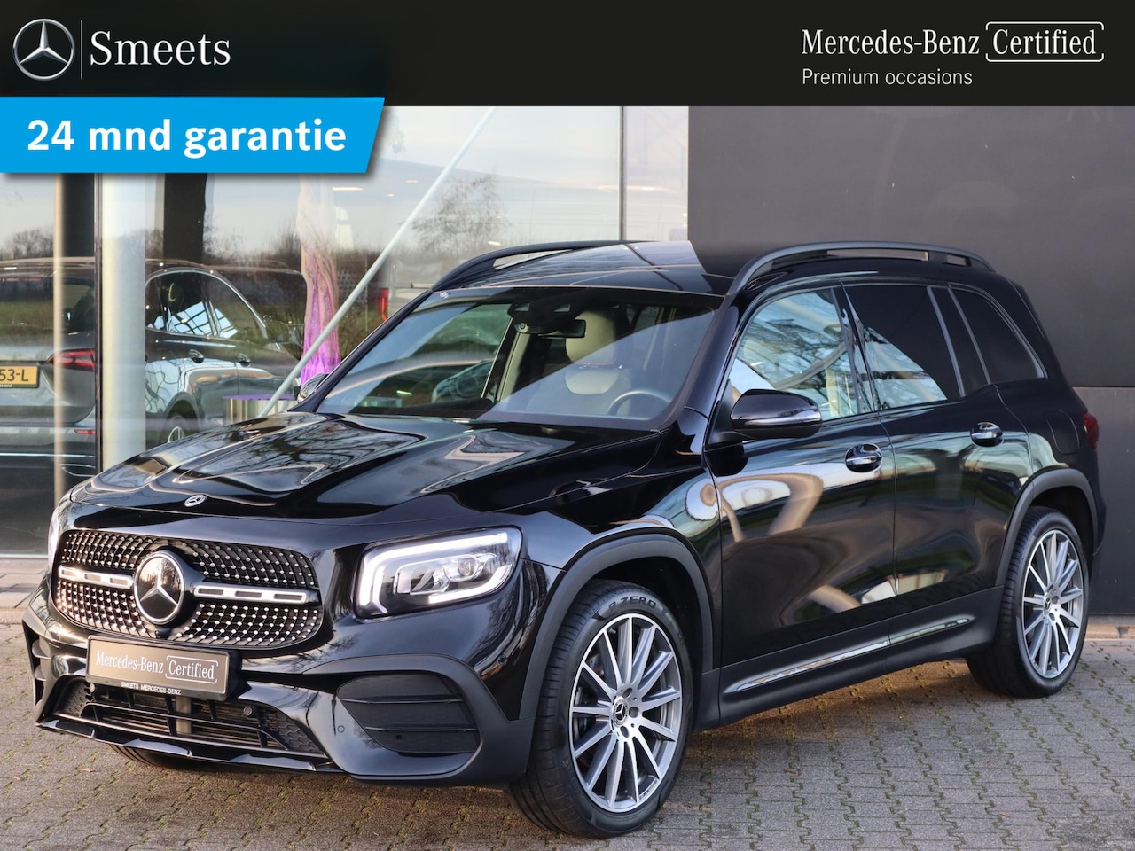 Mercedes-Benz GLB - 200 AMG line | Panoramadak | Dodehoekassistent | Navigatie | Trekhaak | Camera | Automaat - AutoWereld.nl