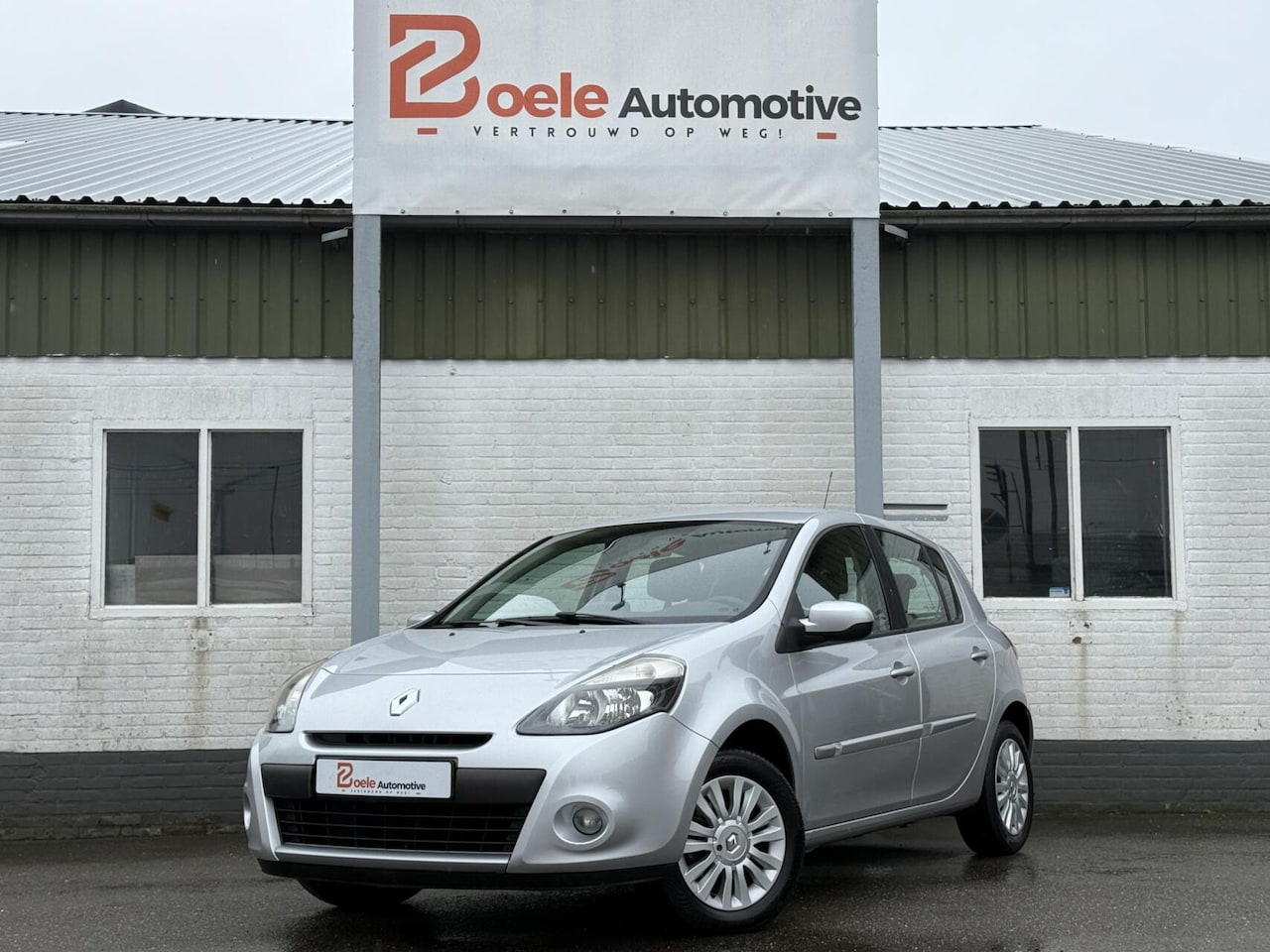 Renault Clio - 1.2 Sélection Business / 1e Eig. / Dealer Ondh. / Orig. NL / 27.752 N.A.P.! - AutoWereld.nl