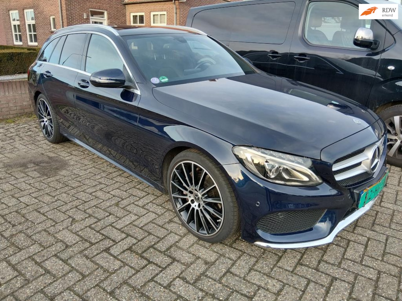 Mercedes-Benz C-klasse Estate - 180 Sport Edition Pano, Carplay, 19inch, trekhaak - AutoWereld.nl