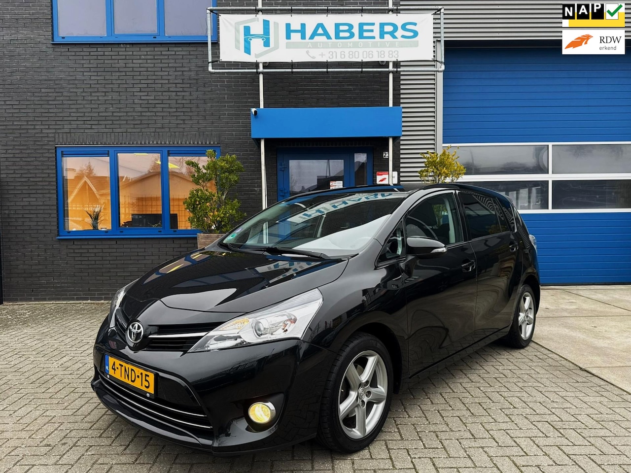 Toyota Verso - 1.8 VVT-i Business 147PK|Origineel NL|Navigatie|AUT|Trekhaak|17INCH|Flippers|Camera|Isofix - AutoWereld.nl