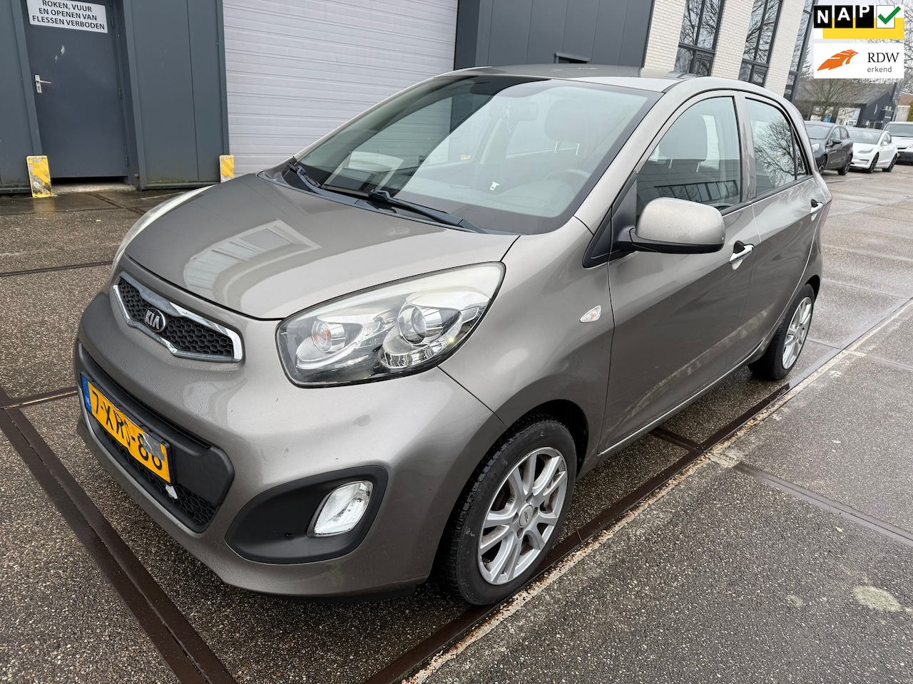 Kia Picanto - 1.0 CVVT BusinessLine /LED LAMP/AIRCO / APK / NAP / BOEKJES / 2 SLEUTELS / NETJES ONDERHOU - AutoWereld.nl