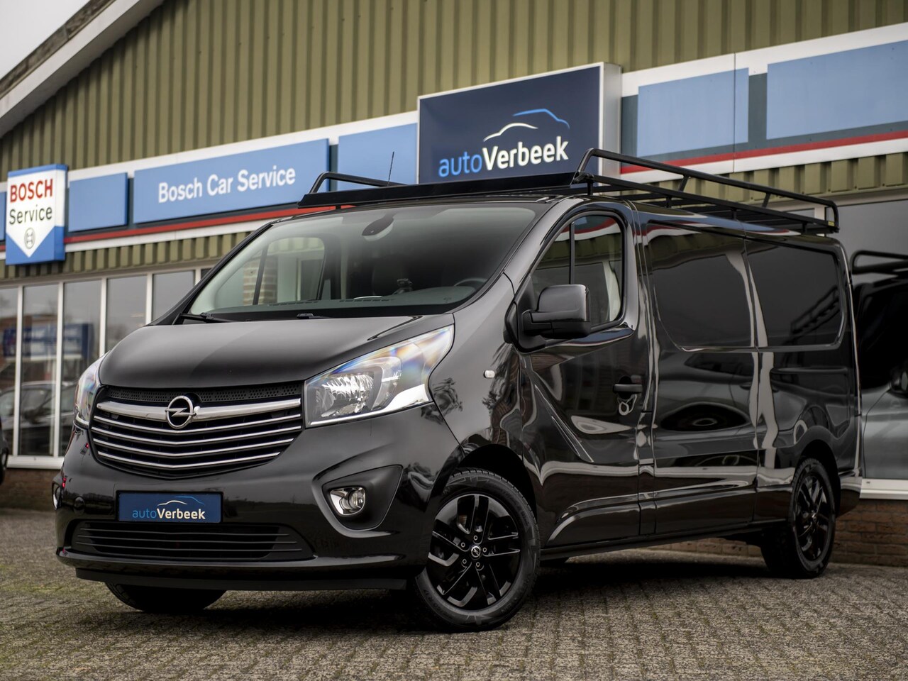 Opel Vivaro - 1.6CDTi 146pk L2H1 Sport EcoFlex | 17” LMV zwart | Imperiaal | Trekhaak | Leer | Stoelverw - AutoWereld.nl