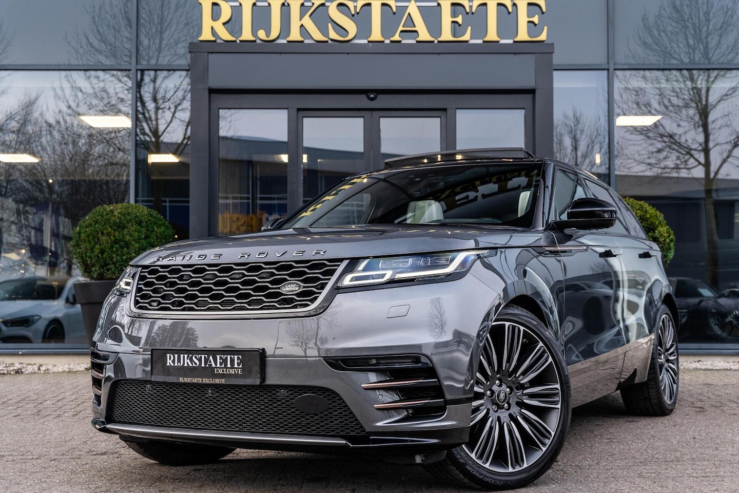 Land Rover Range Rover Velar - 3.0 V6 AWD R-Dynamic HSE 3.0 V6 AWD R-Dynamic HSE|PANO - AutoWereld.nl