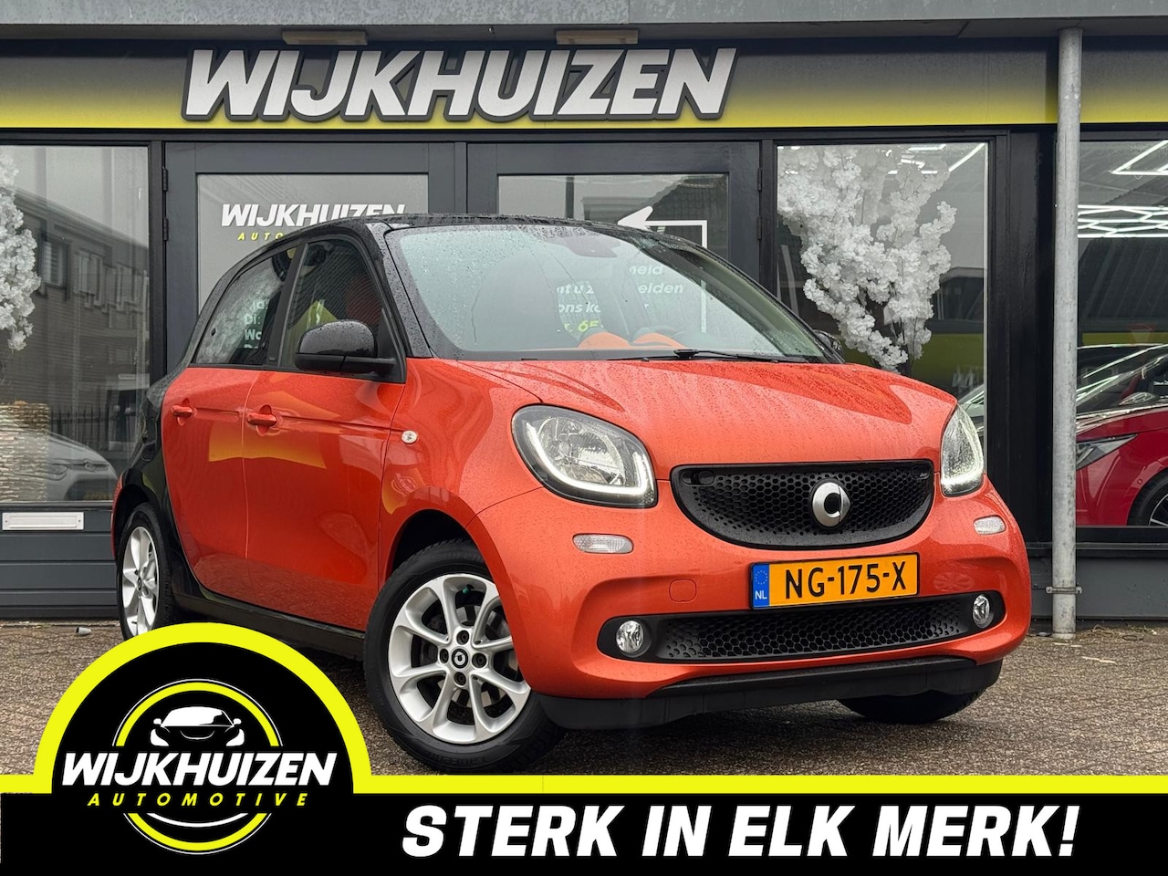 Smart Forfour - 1.0 Proxy met Navigatie !!! Panorama dak !!! 16 Inch !!! Cruise !!! - AutoWereld.nl