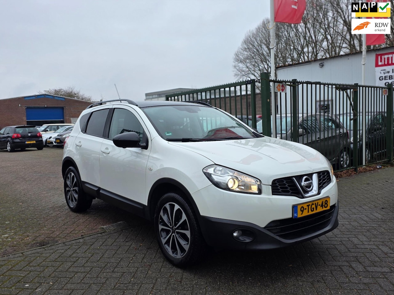 Nissan Qashqai - 1.6 360 Automaat panorama dak achteruit camera cruis control parkeer sensor trekhaak - AutoWereld.nl