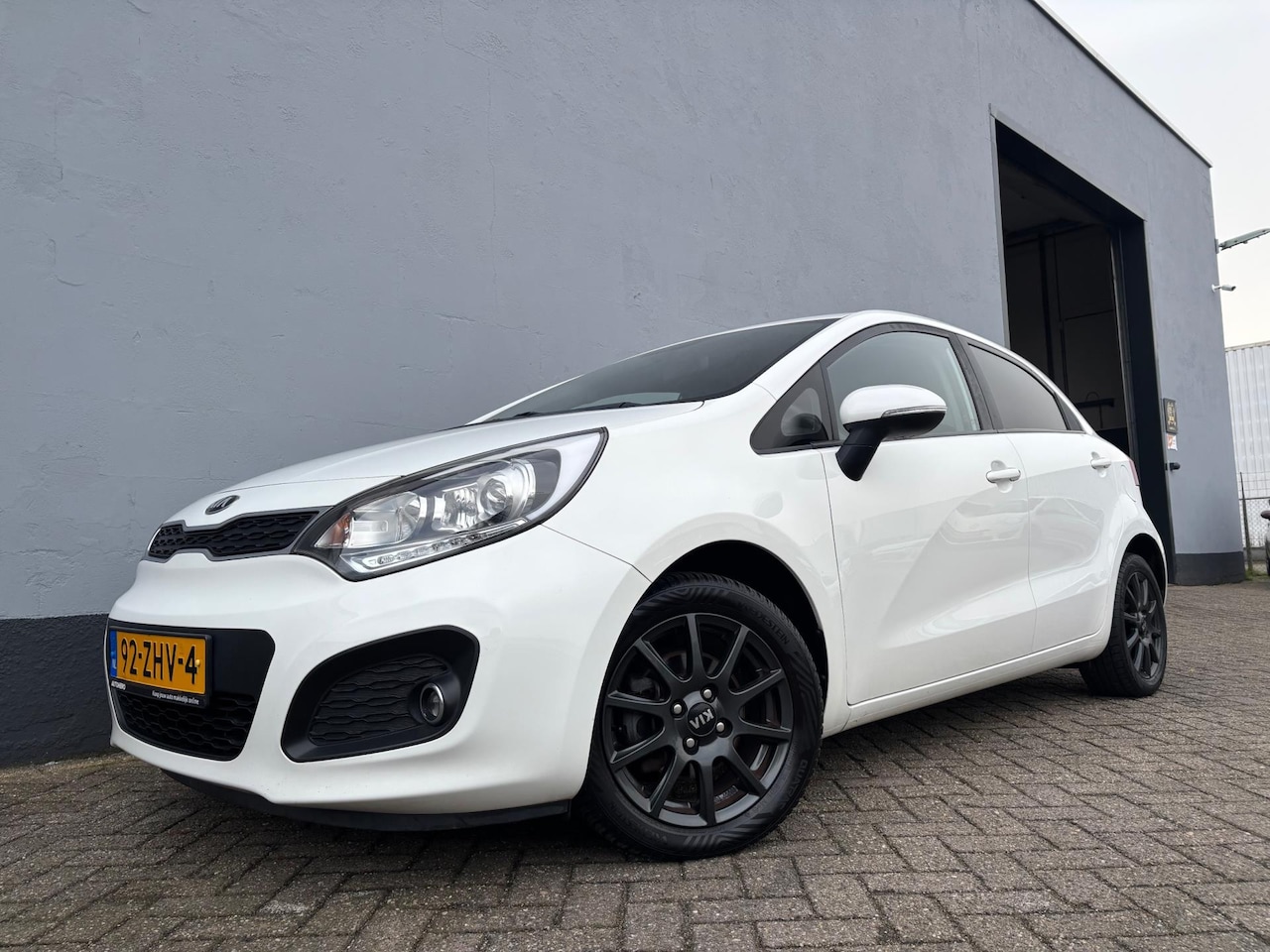 Kia Rio - 1.2 CVVT Design Edition 5-Deurs - Airco - LMV - AutoWereld.nl