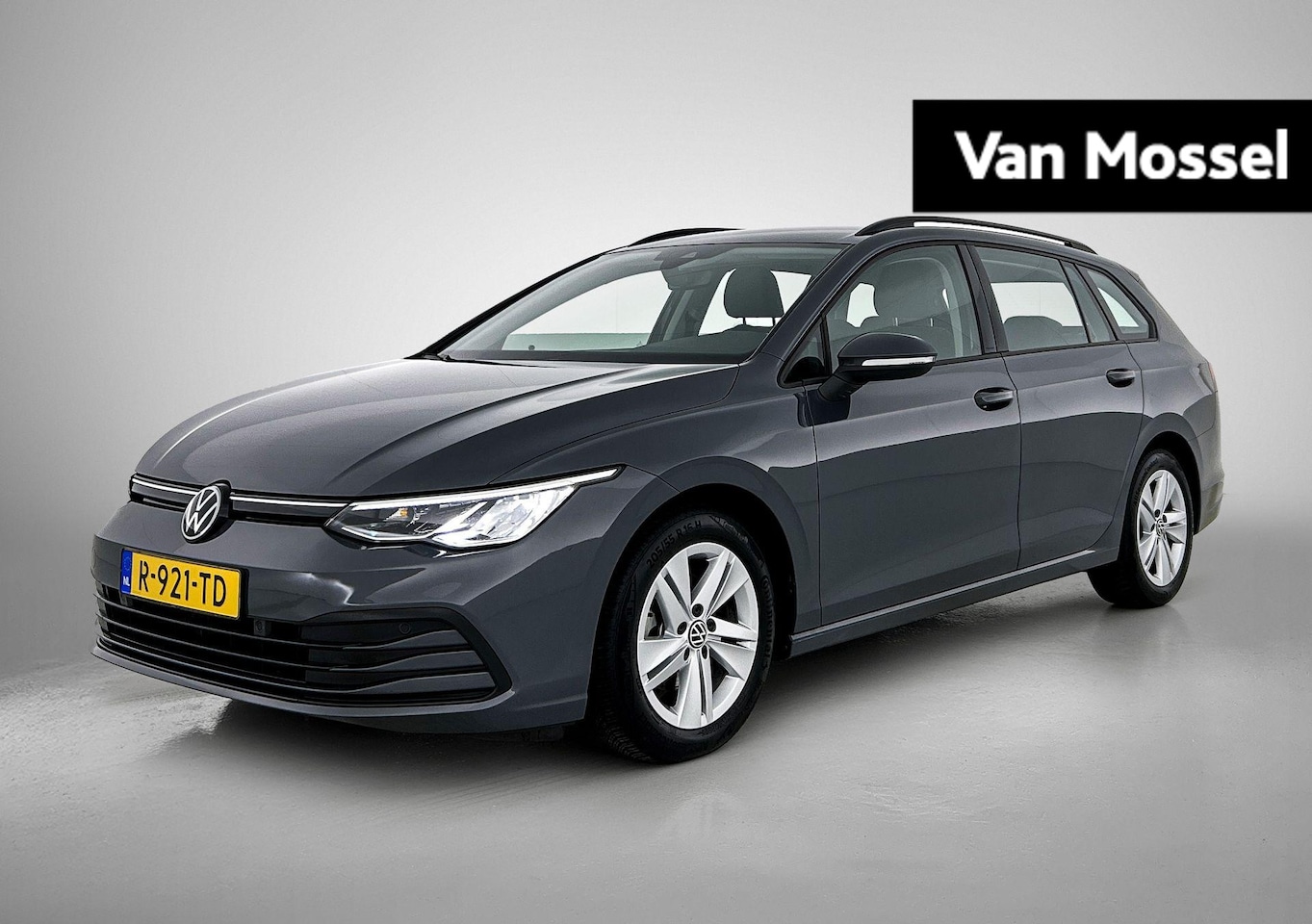 Volkswagen Golf Variant - 1.0 TSI Life | 110 PK | Navigatie | Parkeersensoren | All Season Banden - AutoWereld.nl