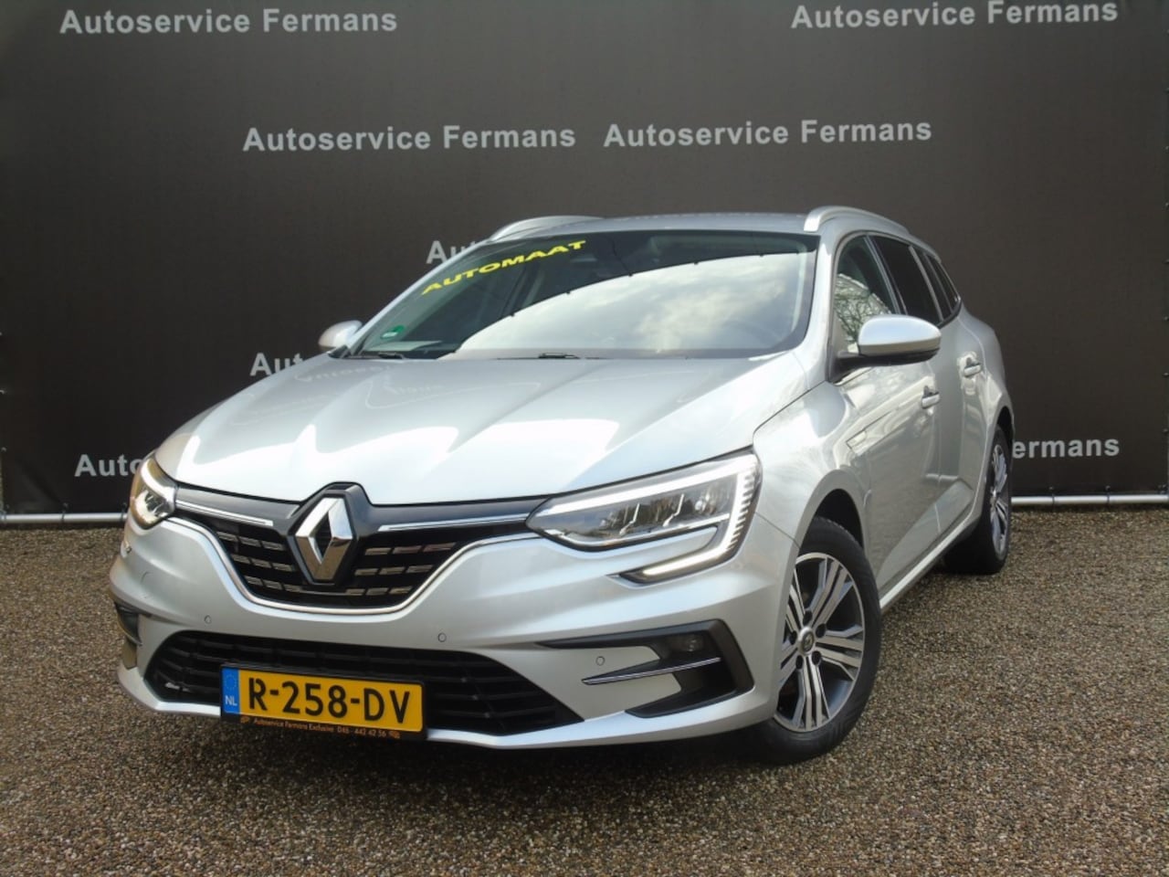 Renault Mégane Estate - Estate 1.3TCE 140PK Intens Automaat - 2022 - 111DKM - Navi - AutoWereld.nl