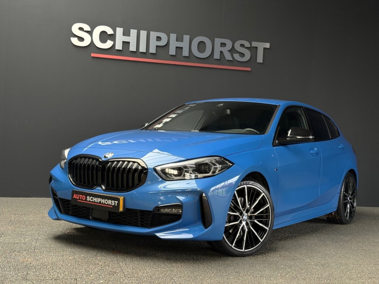 BMW 1-serie - 118i M-Sport vol Leer 19 inch Bovag garantie Apple Carplay Misano bleu - AutoWereld.nl