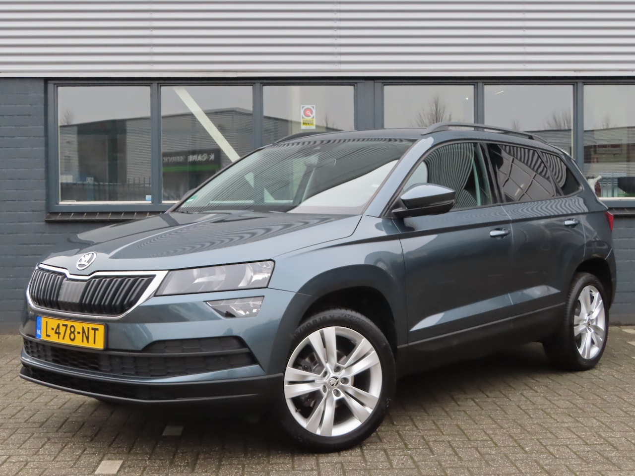 Skoda Karoq - 1.0 TSI Style DSG | sportstoelen | virtual cockpit | stoelverwarming | elektrische achterk - AutoWereld.nl