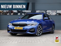 BMW 3-serie - 330i M-Sport M-Pakket /LED/SCHUIFDAK/HUD/HARMAN-KARDON/MEMORY/CAMERA/KEYLESS/STOEL+STUURVE