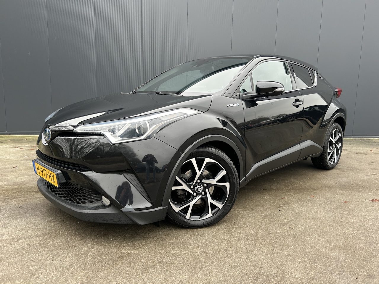 Toyota C-HR - 1.8 Hybrid CAMERA NAVI CRUISE ECC LMV - AutoWereld.nl