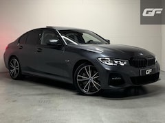 BMW 3-serie - 320e M-Sport Shadow Pano 360° Carplay Sfeerv