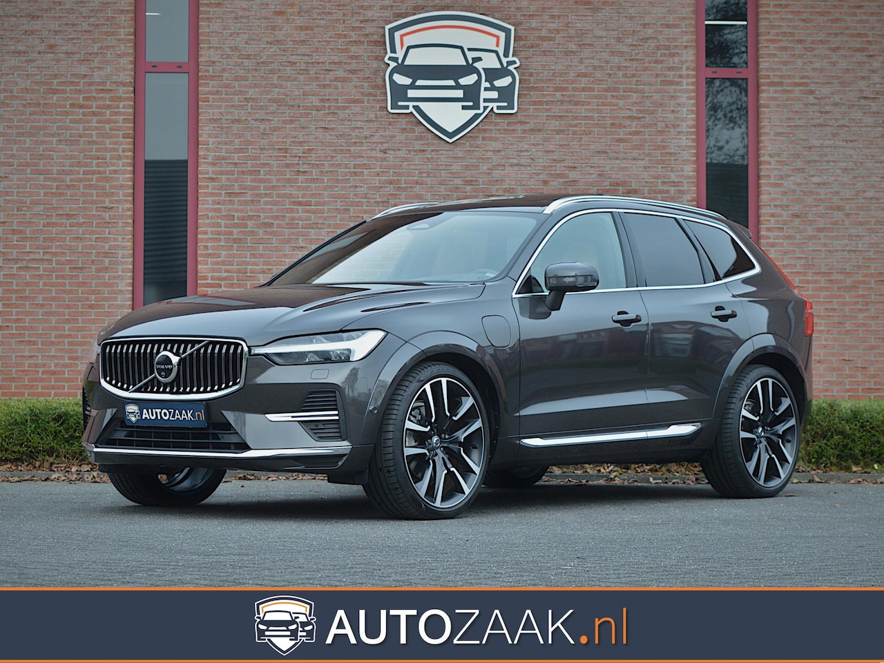 Volvo XC60 - T8 Recharge AWD Ultimate Bright | Four-C | B&W - AutoWereld.nl