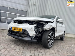 Nissan Qashqai - 1.2 Tekna - Front Schade - BPM