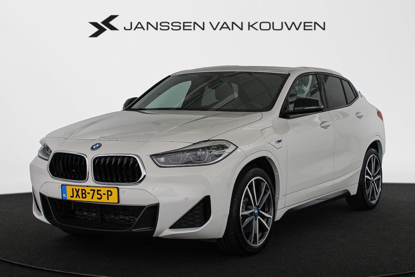 BMW X2 - xDrive25e M Sport Stoelverwarming Keyless Elektrische Achterklep - AutoWereld.nl