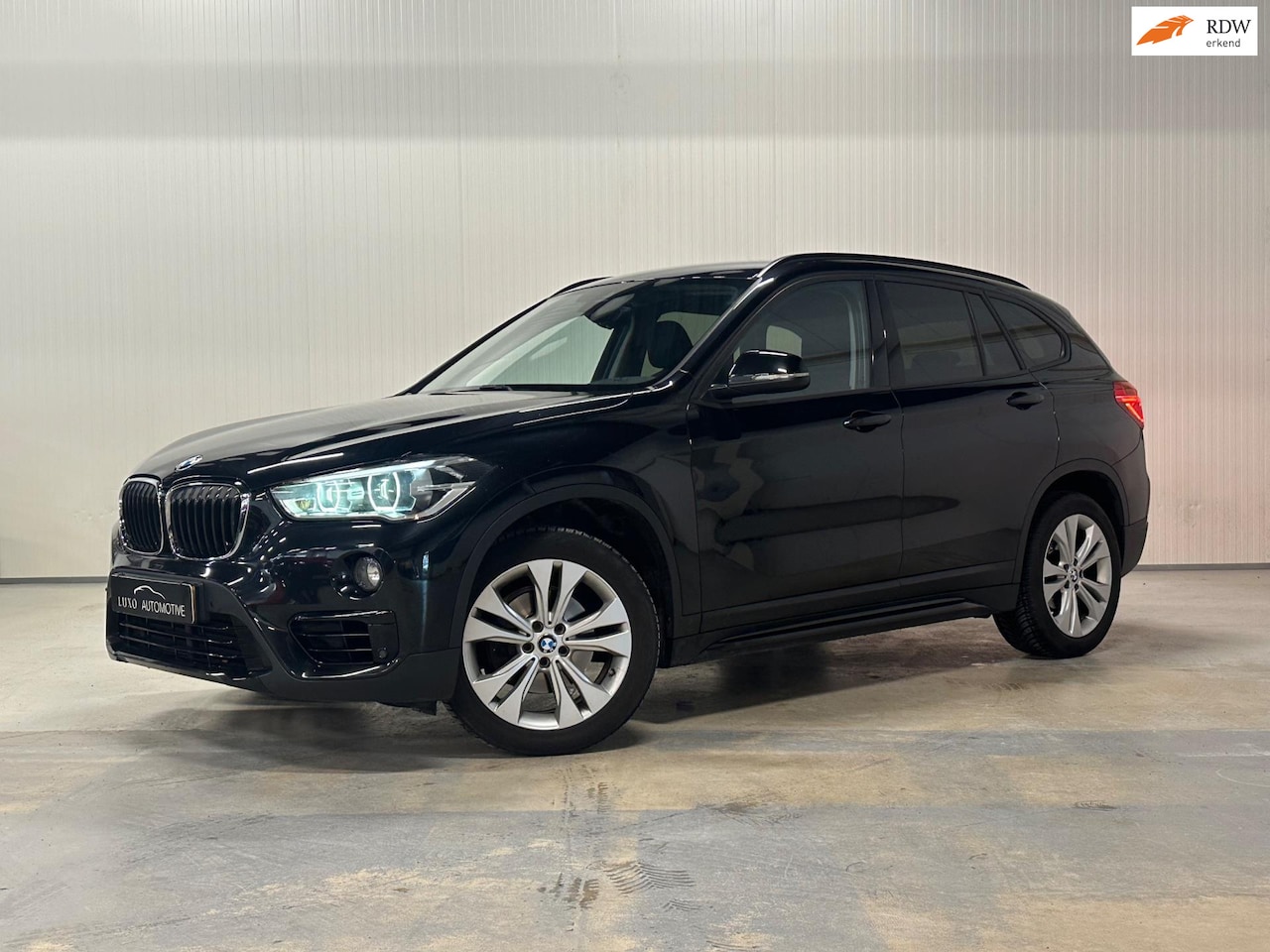 BMW X1 - SDrive18i Executive | NAP | TREKHAAK | SHADOW LINE | CRUISE CONTROL - AutoWereld.nl