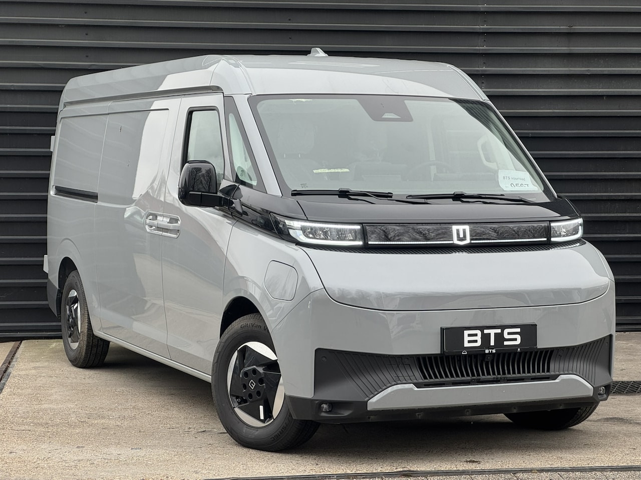 Farizon SV - L2H2 83 kWh 270 Graden deuren Trekhaak 220v in laadruimte - AutoWereld.nl