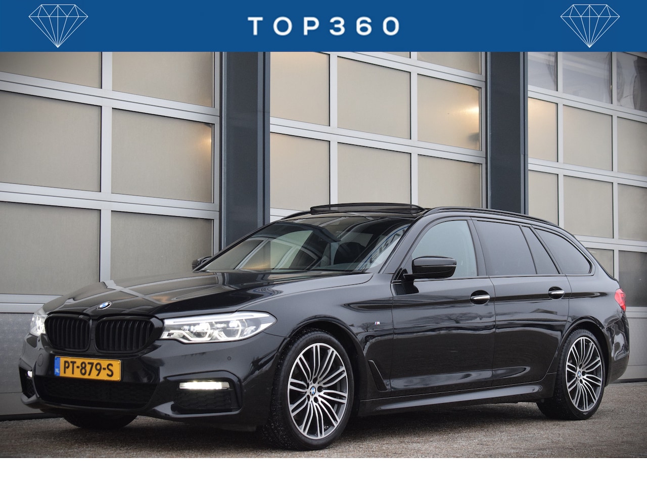 BMW 5-serie Touring - 520i High Ex. M-Sport | Pano | Leer | El. Trekhaak | OrigNL | NAP - AutoWereld.nl
