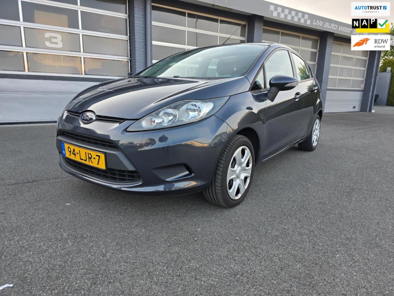 Ford Fiesta - 1.25 Limited Beste Prijs Garantie! - AutoWereld.nl