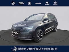 Skoda Karoq - 1.5 TSI ACT 150pk DSG Sportline Business Panorama Trekhaak Camera Stoelverwarming Carplay