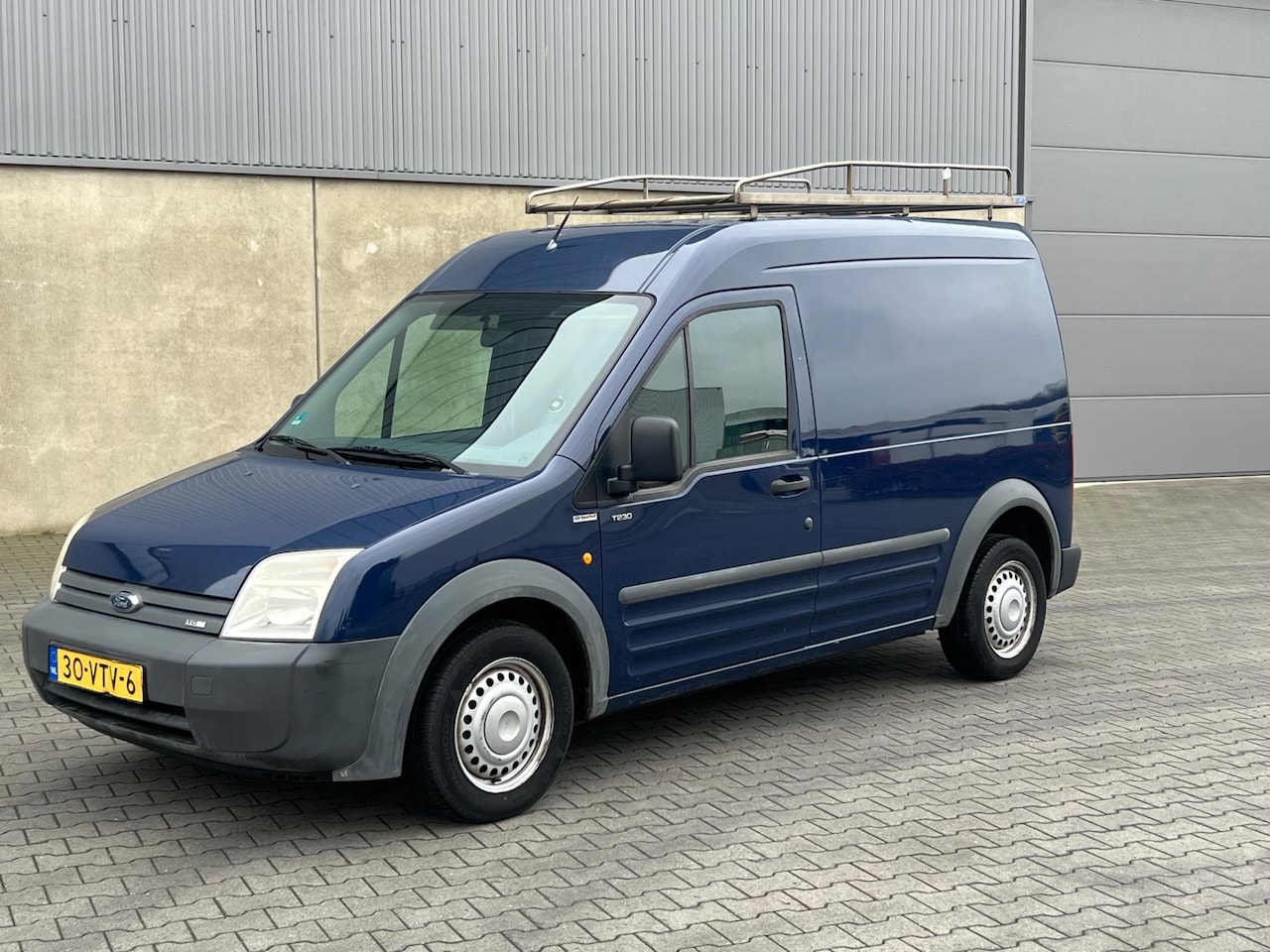 Ford Transit Connect - T230L 1.8 TDCi 104.000 KM NAP+AIRCO+CRUISE CONTROL+IMPERIAL+TREKHAAK+2 SLEUTELS EN BOEKJES - AutoWereld.nl