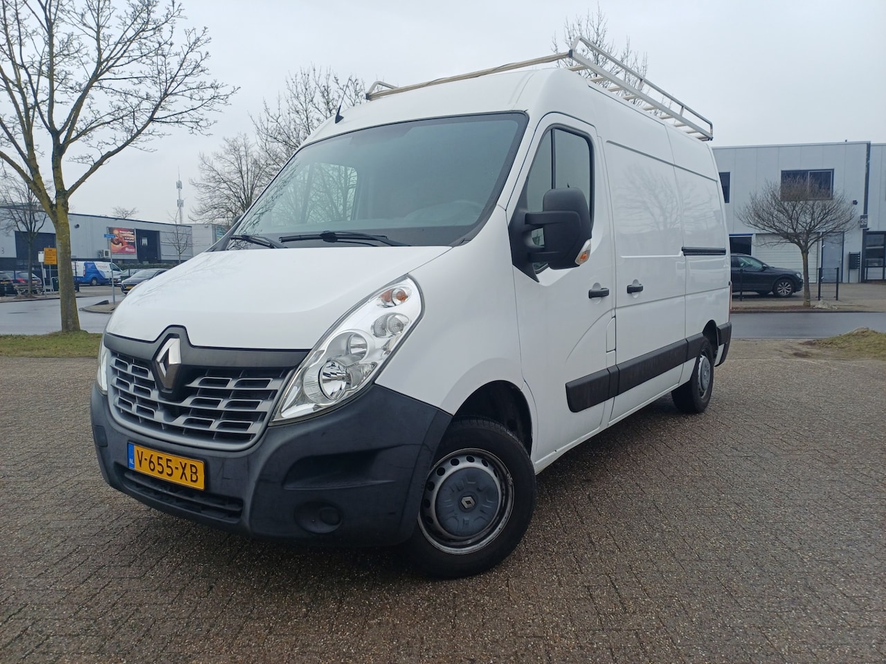 Renault Master - T35 2.3 dCi L2H2 Energy 145PK/3PERS/NAVI/CRUISE/IMPERIAAL/PDC - AutoWereld.nl