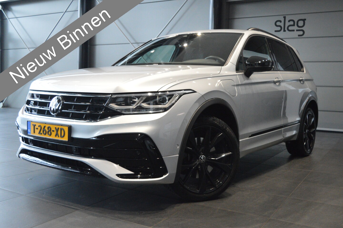 Volkswagen Tiguan - 1.4 TSI eHybrid 3X R-LINE Black Style camera trekhaak !! - AutoWereld.nl