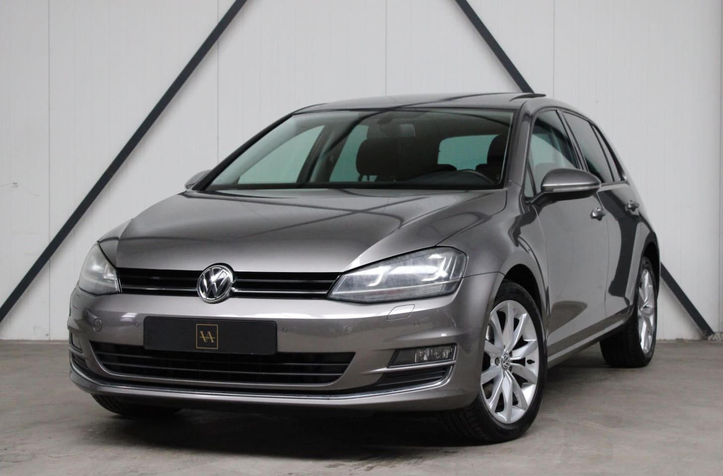 Volkswagen Golf - 1.4 TSI Highline l Panoramadak l1e Eigenaar l Xenon l Stoelverwarming - AutoWereld.nl