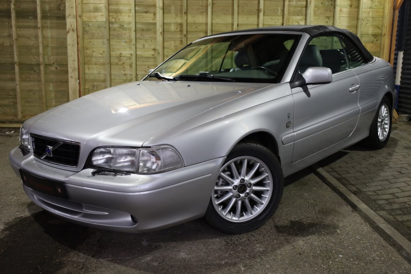 Volvo C70 Convertible - 2.4 T Prestige 2.4 T Prestige - AutoWereld.nl