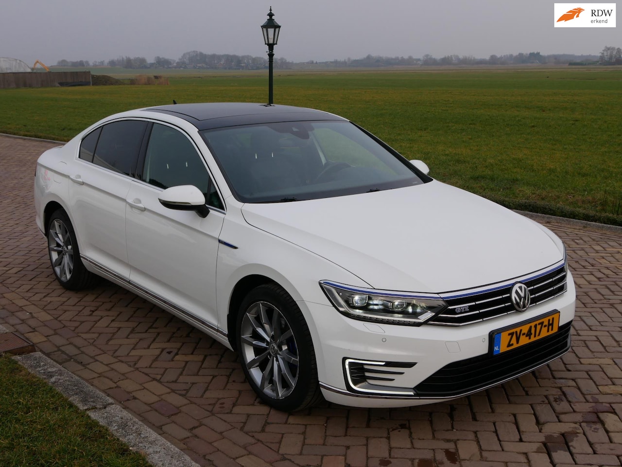 Volkswagen Passat - 1.4 TSI GTE Highline CLIMA PANO ** 9999 NETTO ** - AutoWereld.nl