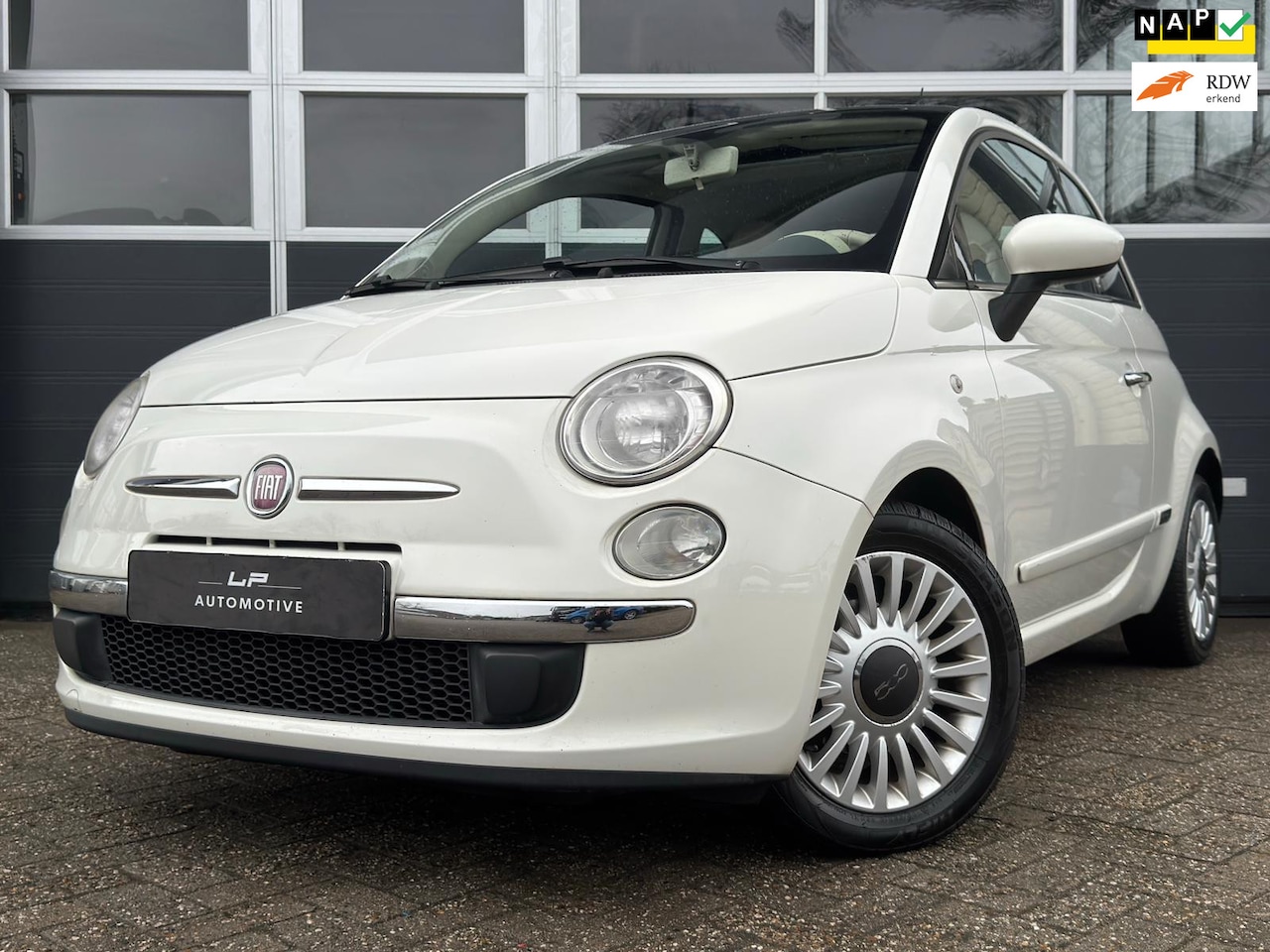 Fiat 500 - 0.9 TwinAir Lounge / Panoramadak / NL-auto / Airco - AutoWereld.nl