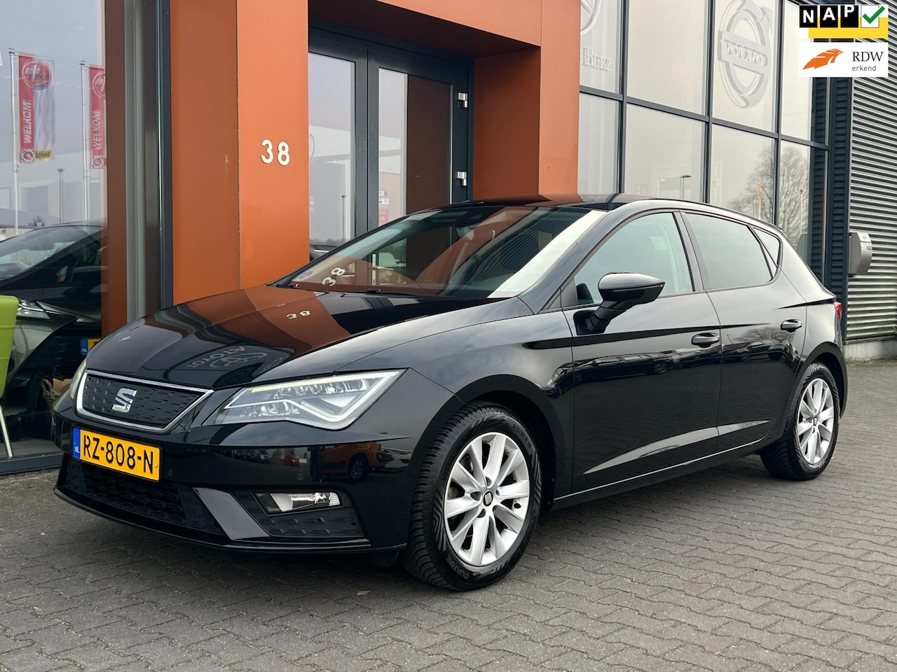 SEAT Leon - 1.0 EcoTSI|6BAK|DAB|Clima|Navi|Led|NAP|Carplay|PDC - AutoWereld.nl