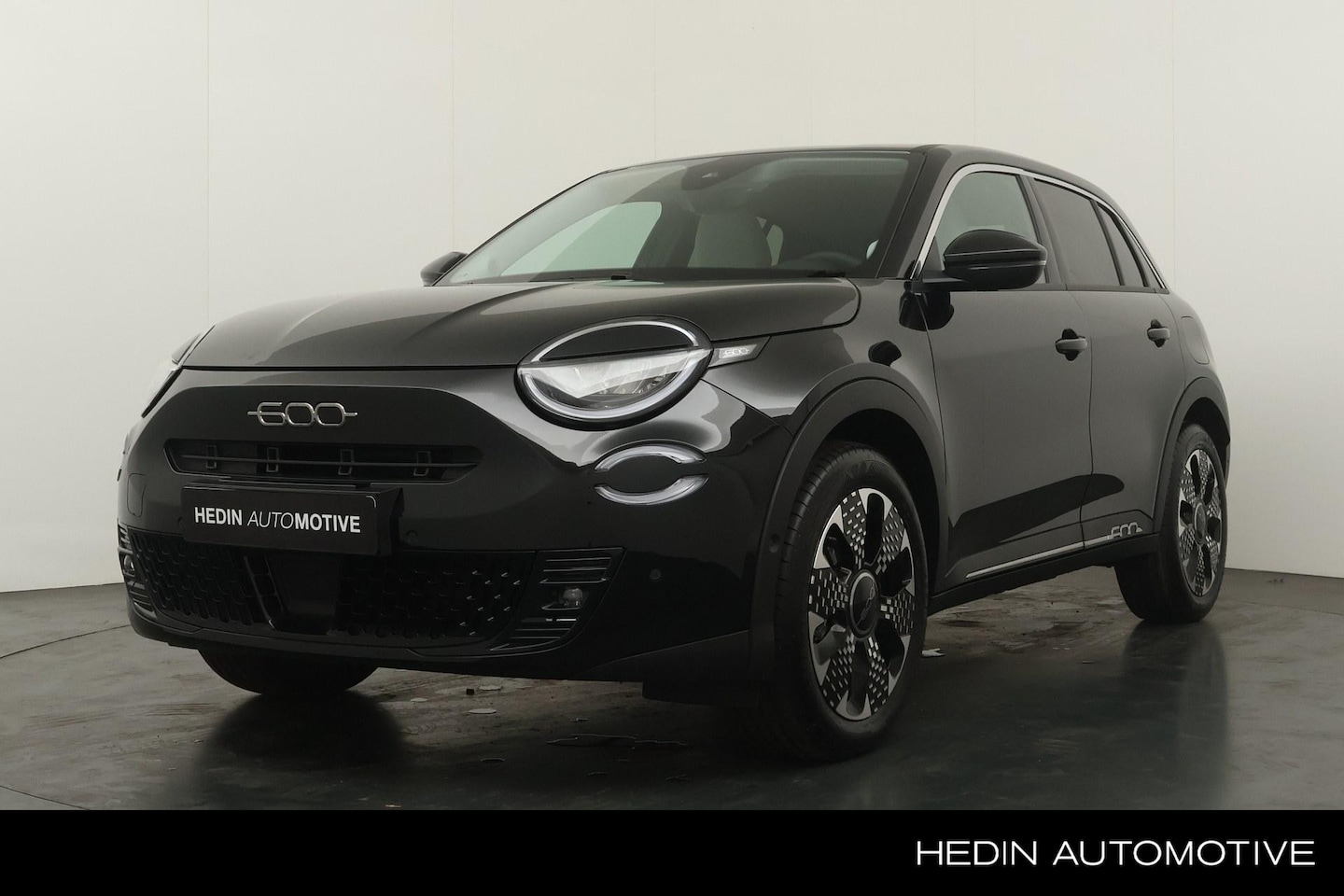 Fiat 600e - La Prima 54 kWh | Climate Control | Camera | Navigatie | 18" LM Velgen | El. Achterklep | - AutoWereld.nl