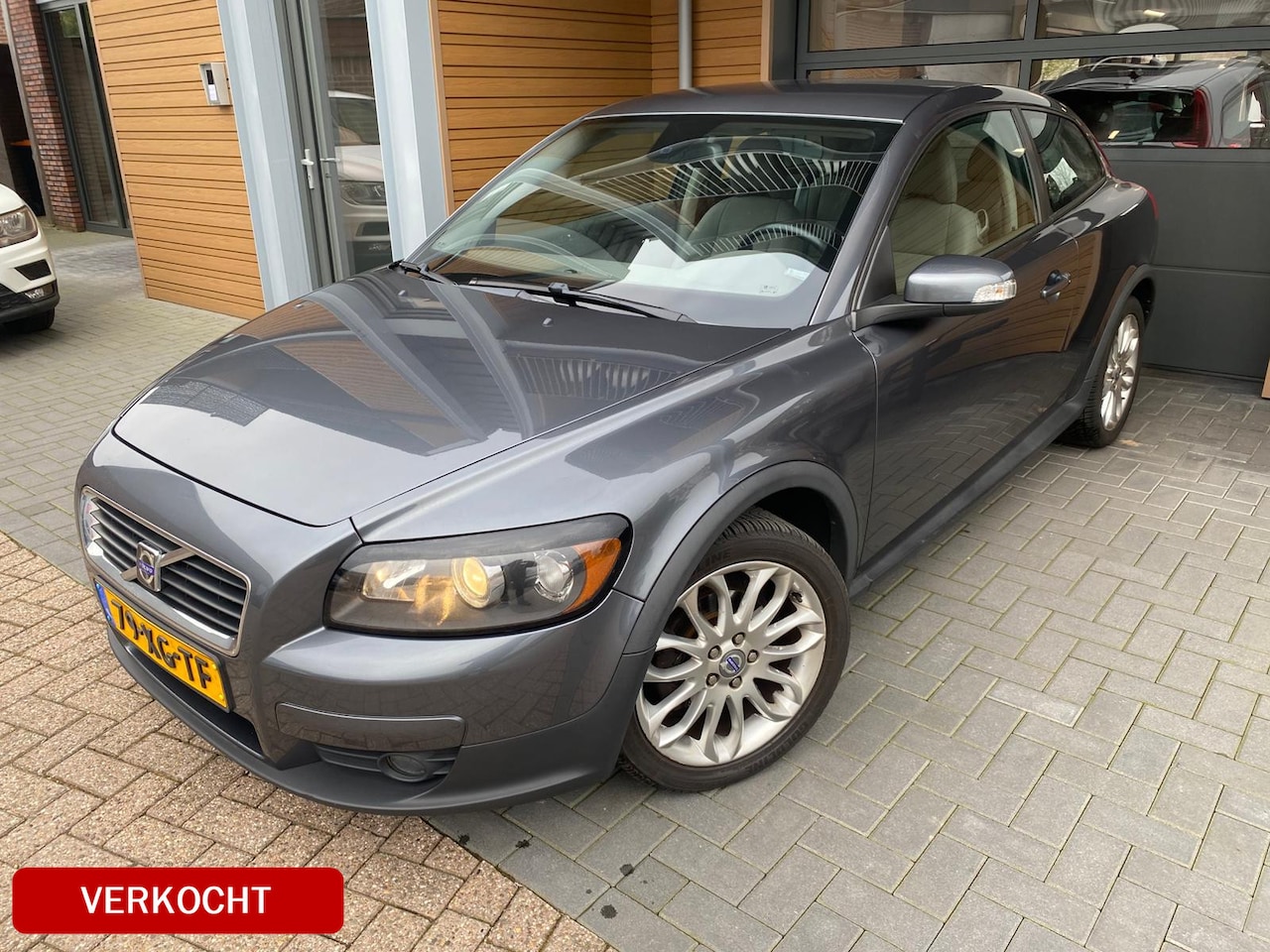 Volvo C30 - 1.8 Momentum | Airco | Cruise | Onderhoudshistorie | All-season - AutoWereld.nl