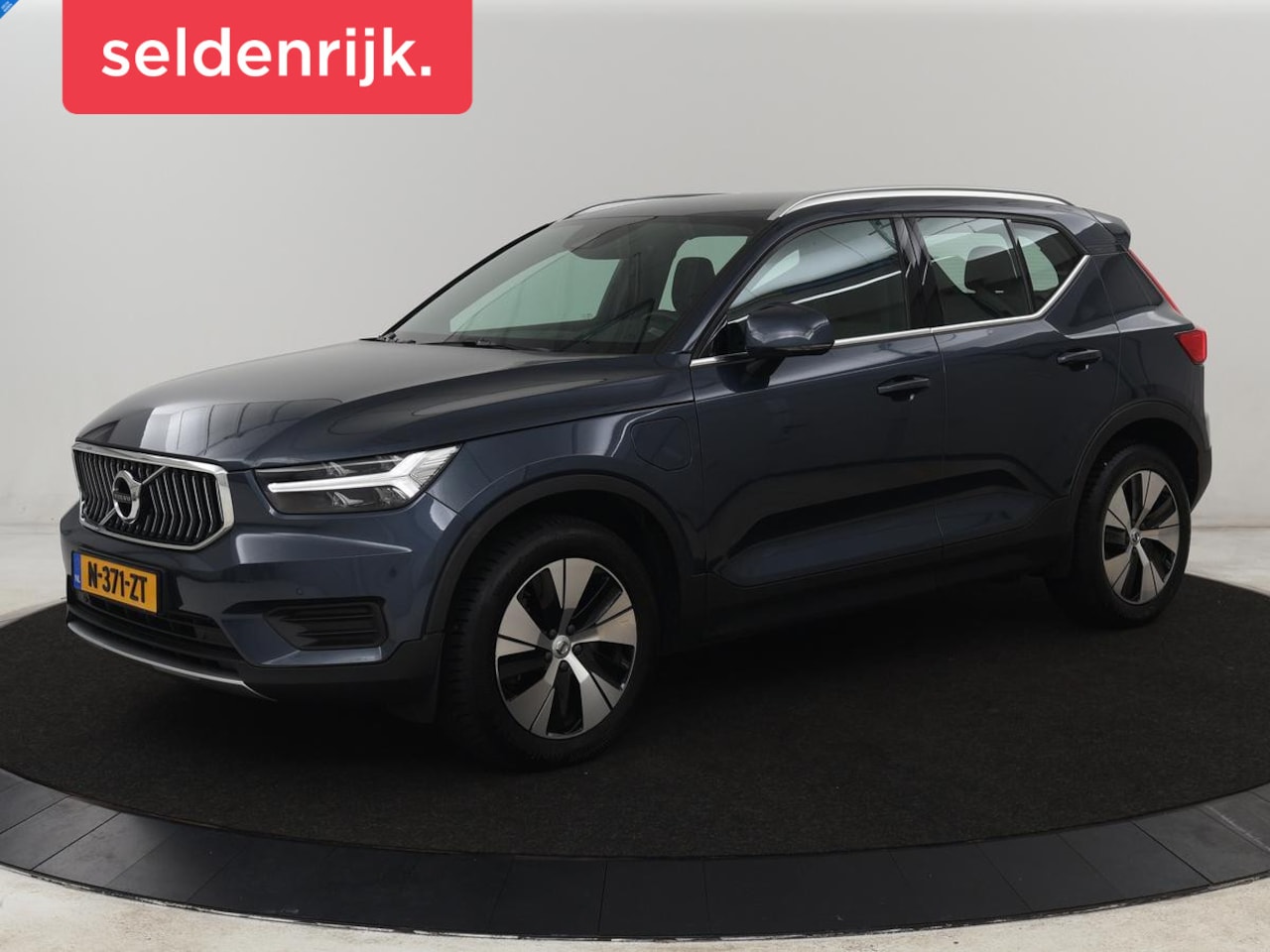 Volvo XC40 - 1.5 T4 Recharge Inscription Expression | Trekhaak | Camera | Carplay | Navigatie | Full LE - AutoWereld.nl
