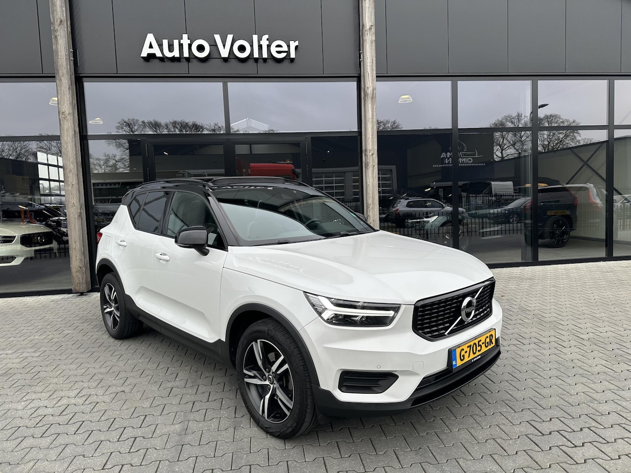 Volvo XC40 - 1.5 T3 R-Design Pano|Cam|Apple carplay - AutoWereld.nl