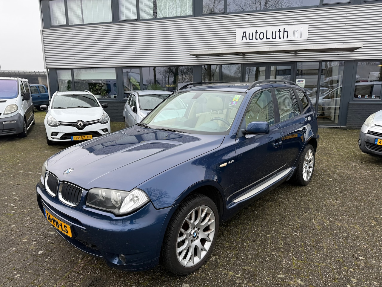 BMW X3 - 2.5i Executive/ Carplay/ Panodak. - AutoWereld.nl