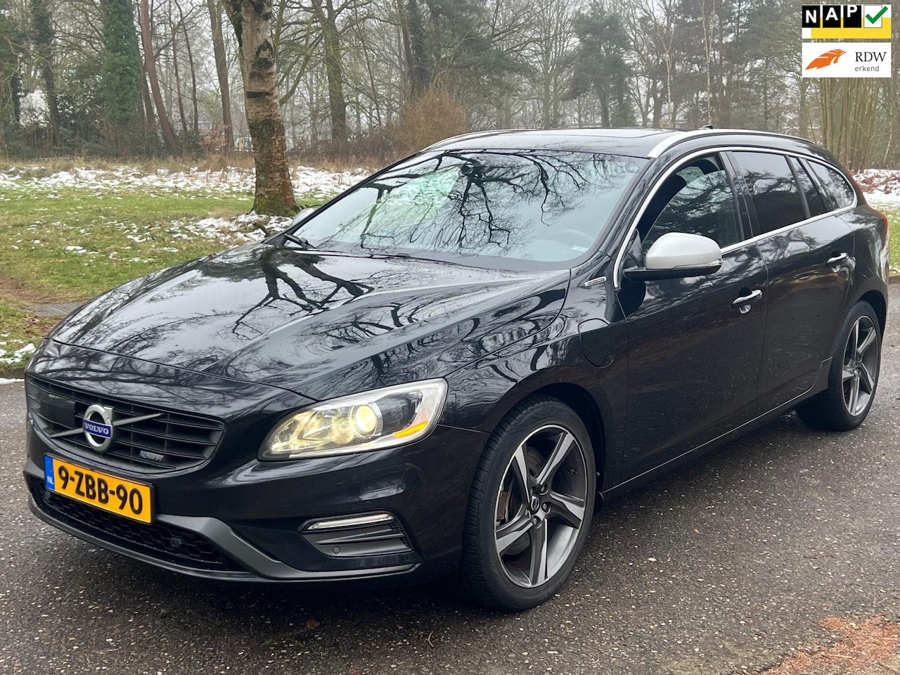 Volvo V60 - 2.4 D6 AWD Plug-In Hybrid R-Design Full 12-2014 Zwart - AutoWereld.nl