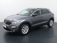Volkswagen T-Roc - 1.0 TSI Style | 110 PK | Adaptive cruise control | Parkeersensoren | Apple Carplay/Android