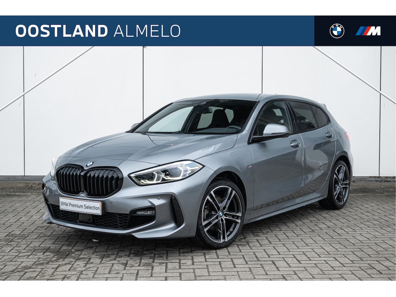 BMW 1-serie - 118i High Executive M Sport Automaat / Sportstoelen / Achteruitrijcamera / M Sportonderste - AutoWereld.nl