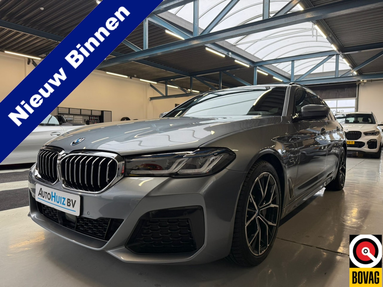 BMW 5-serie Touring - 530e xDrive M Sport Trekhaak Panoramadak Head-Up Display Leder Dynamic Damping Control Dri - AutoWereld.nl