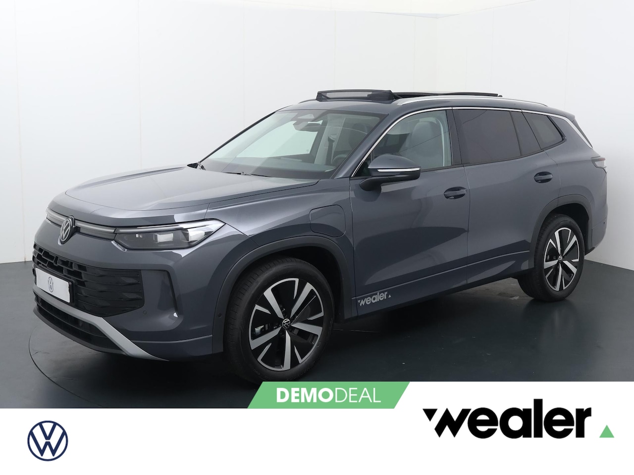 Volkswagen Tayron - 1.5 eHybrid 204pk DSG Life Edition | Trekhaak wegklapbaar | Panoramadak | Stoel- & stuurwi - AutoWereld.nl