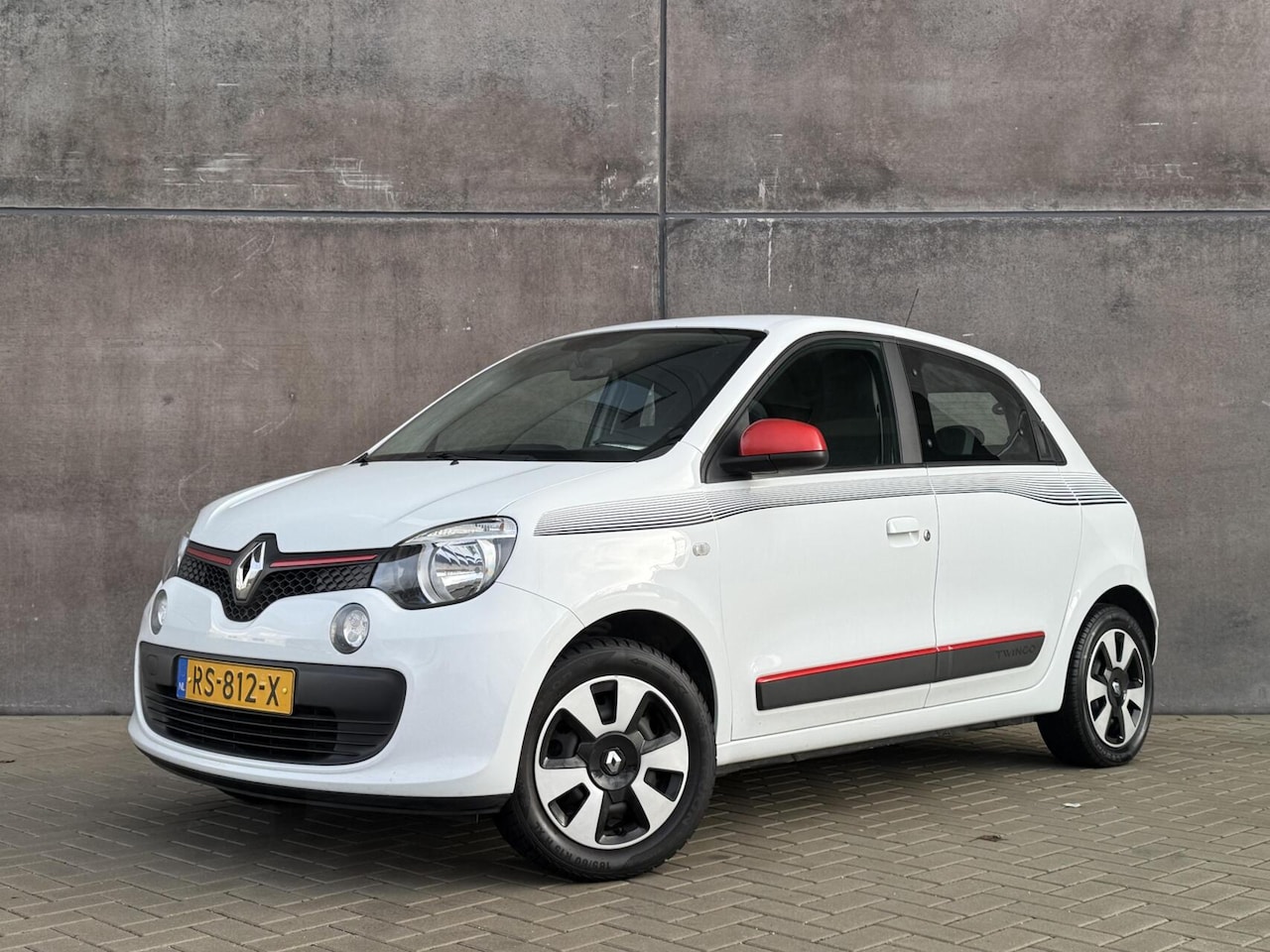 Renault Twingo - 1.0 SCe Collection APK 02-2027 | Airco | Cruise control | - AutoWereld.nl