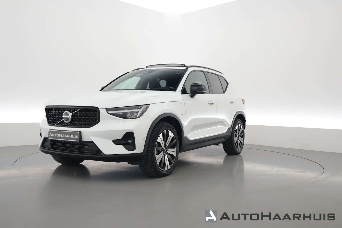 Volvo XC40 - 1.5 T5 Plug-in hybrid Ultimate Dark | Pano | Adapt. Cruise | 360cam | Stoel- Stuurverw. | - AutoWereld.nl