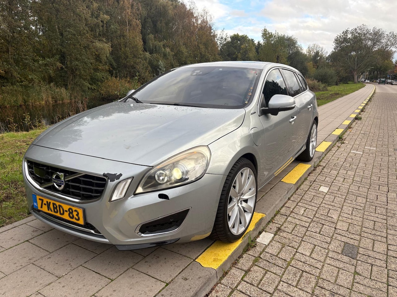 Volvo V60 - 2.4 D6 AWD Plug-In Hybrid Summum 2.4 D6 AWD Plug-In Hybrid Summum - AutoWereld.nl