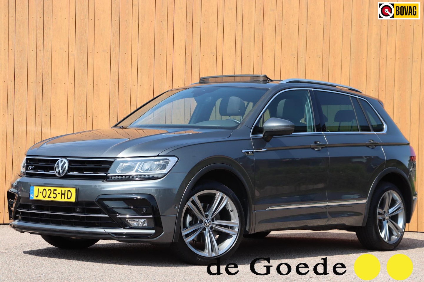 Volkswagen Tiguan - 1.5 TSI ACT Highline Business R-Line org.NL schuifdak camera el.klep stoelverw. - AutoWereld.nl