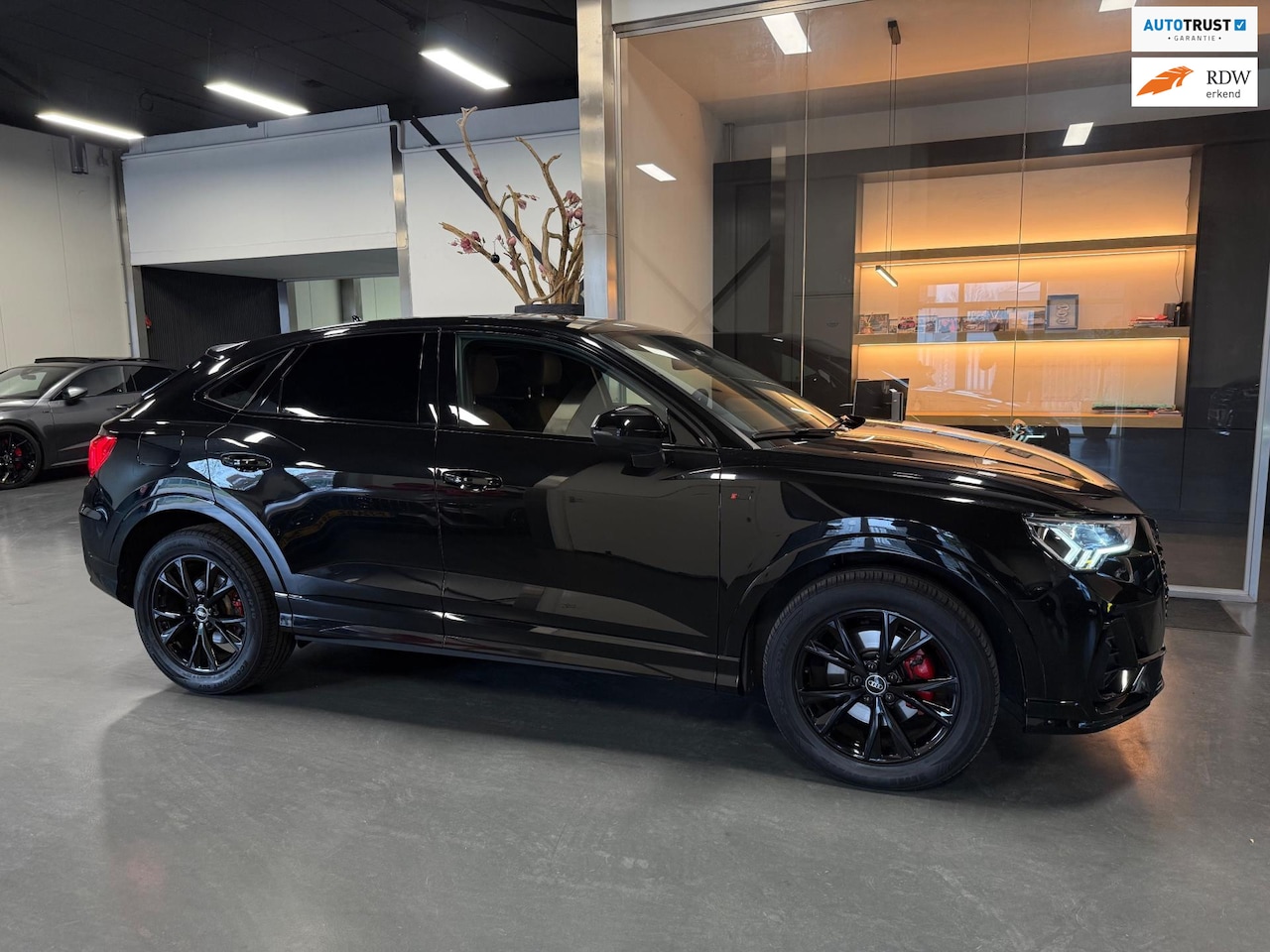 Audi Q3 Sportback - 35 TFSI S Line Edition Keyless Camera - AutoWereld.nl