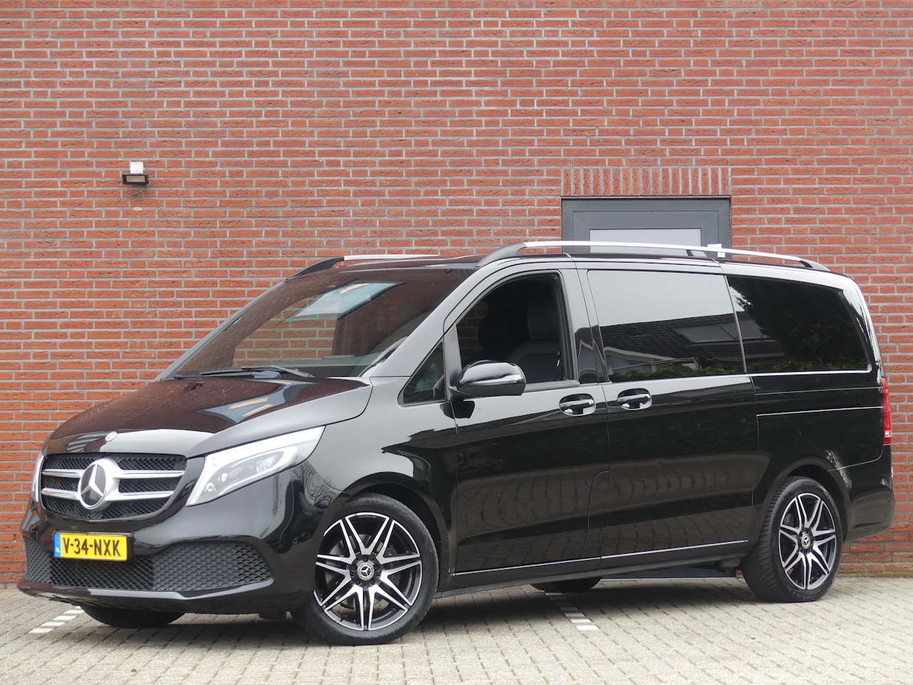 Mercedes-Benz V-klasse - 250d Lang Dubbel Cabine Led/Leer/Trekhaak/PDC - AutoWereld.nl