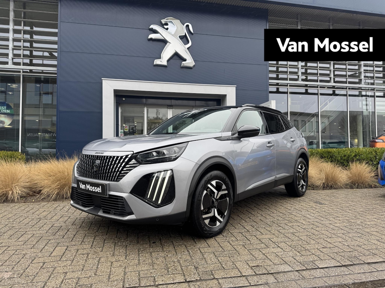 Peugeot 2008 - 1.2 Hybrid 136 GT | Navigatie | Camera | 17" Lichtmetalen velgen - AutoWereld.nl